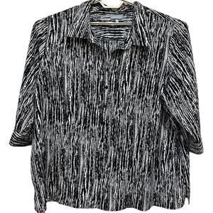 Essentials Womens Top 3X Black White Button Up 3/4 Sleeve LIGHT STAIN IN COLLAR